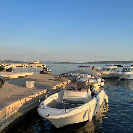 Amaizing Apartment Near Airport Kaštel Štafilić Eksteriør bilde