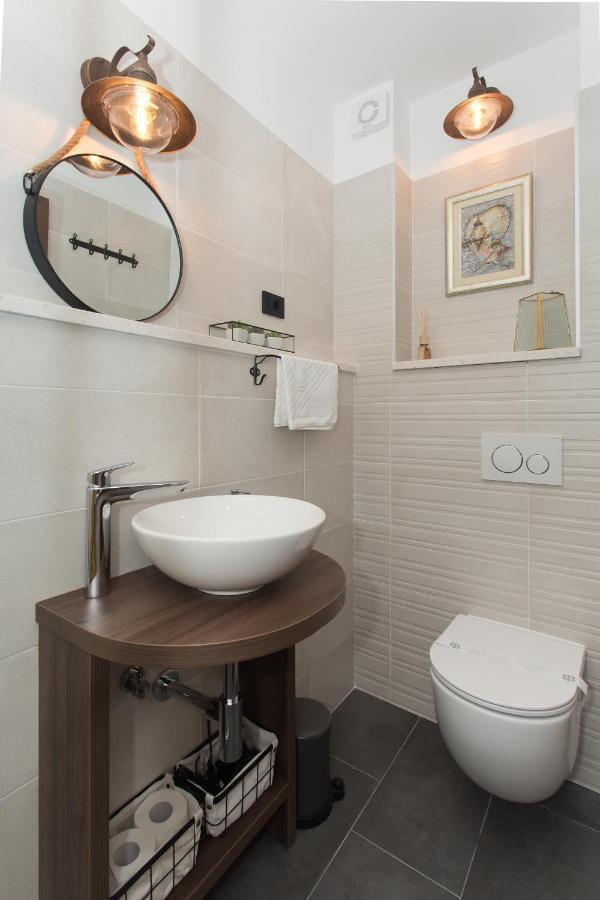 Amaizing Apartment Near Airport Kaštel Štafilić Eksteriør bilde