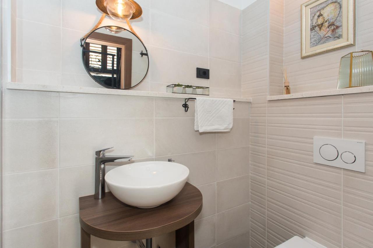 Amaizing Apartment Near Airport Kaštel Štafilić Eksteriør bilde
