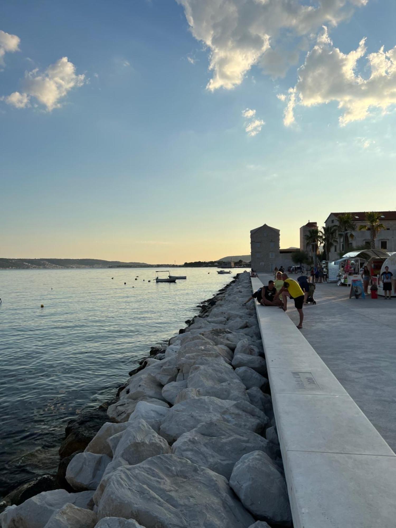 Amaizing Apartment Near Airport Kaštel Štafilić Eksteriør bilde